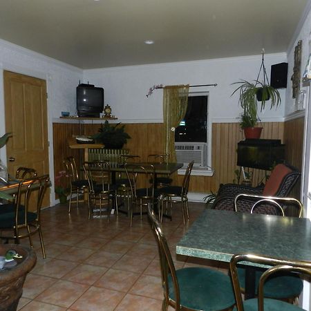 Auberge Chez Caro Sacre-Coeur Bagian luar foto