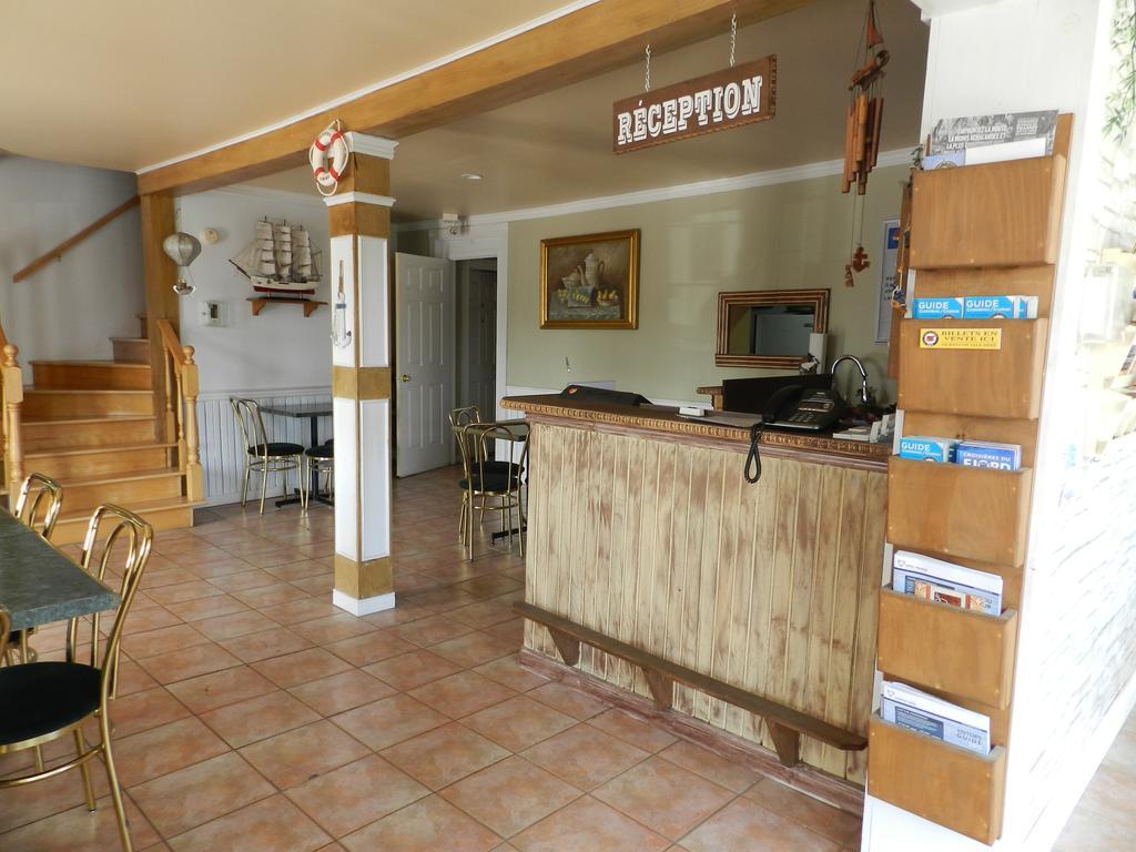 Auberge Chez Caro Sacre-Coeur Bagian luar foto