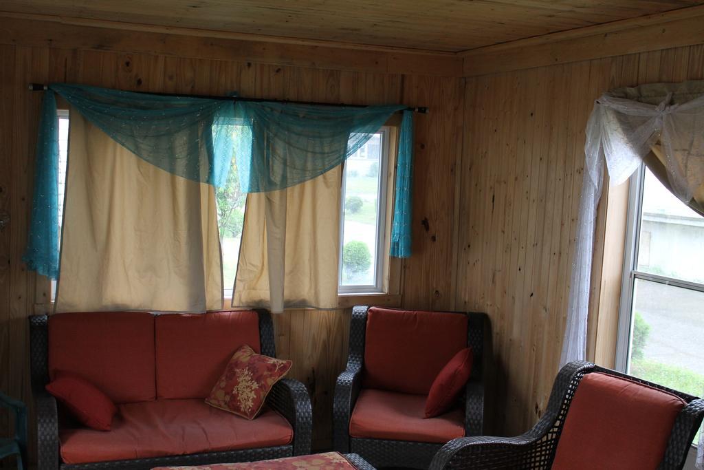 Auberge Chez Caro Sacre-Coeur Bagian luar foto